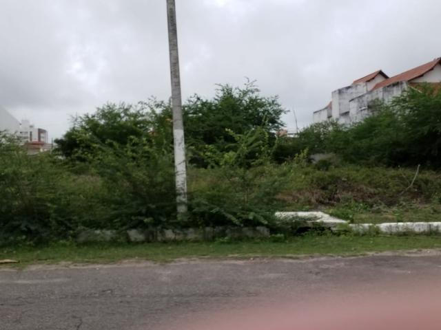 Terreno na Coroa do Meio.