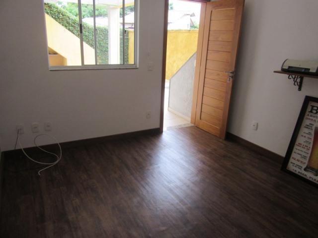 Excelente casa em local tranquilo para quem quer sossego! área nobre do bairro. - Foto 11