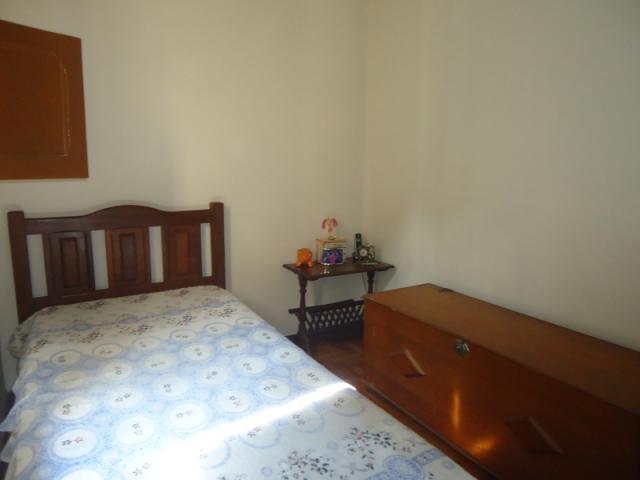 Casa bem conservada em ótima localização, próximo a rua padre eustáquio! - Foto 7