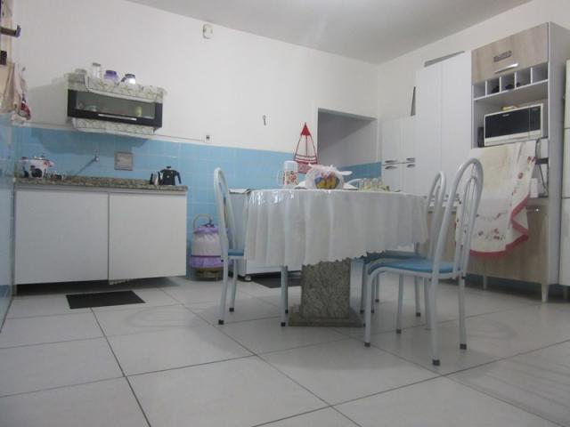 Lote 420m² com duas casas! confira! - Foto 6