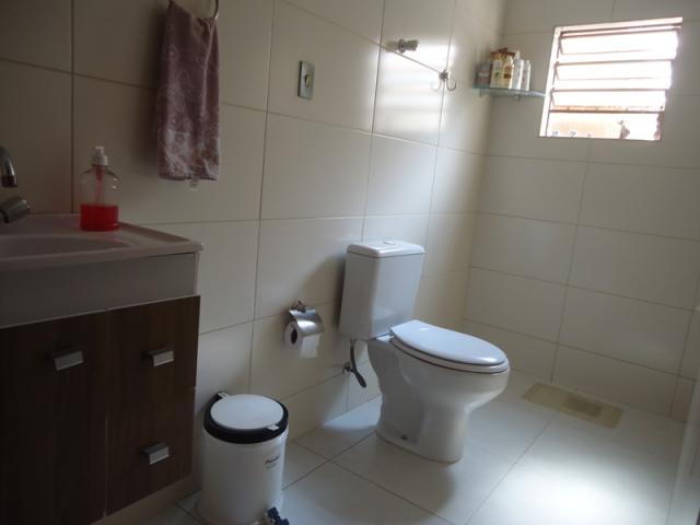 Casa bem conservada em ótima localização, próximo a rua padre eustáquio! - Foto 10