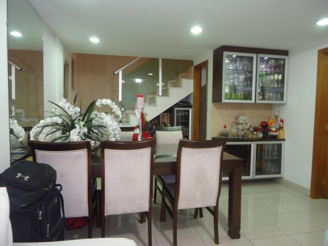 Linda casa, excelente acabamento!