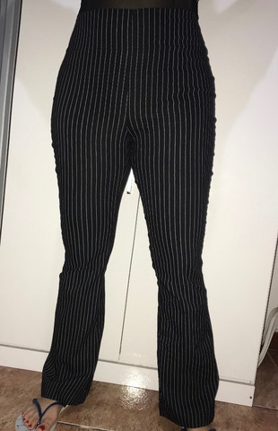 Calça Flare Risca de Giz - TAM M - Foto 4