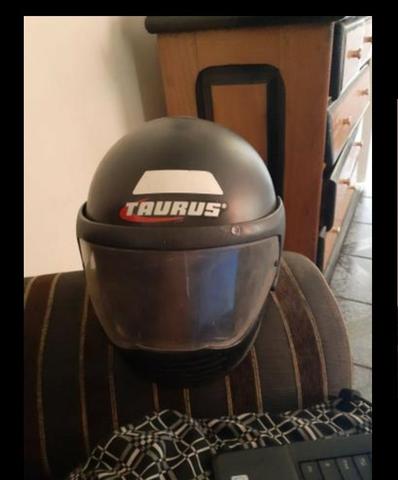 Vende-se capacete
