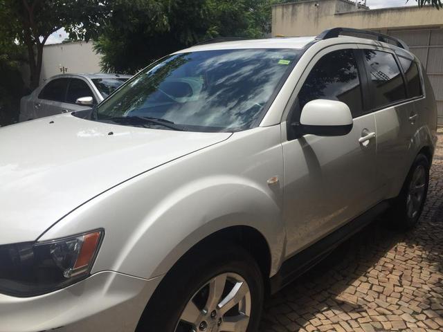 Mistshubishi outlander 2.0 2013, SUV. IPVA 2020 pago. VENDA