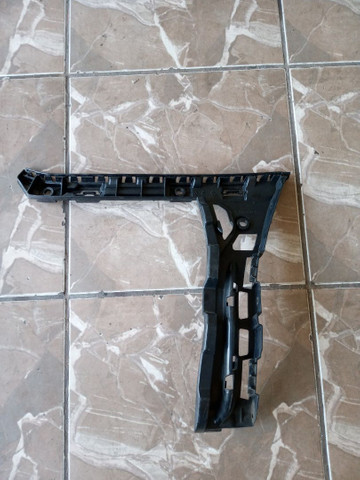 Suporte lateral do parachoque Mercedes Benz w205(A205 880 18 02) - Foto 2