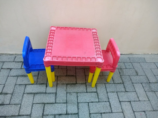 Mesa infantil com 2 cadeiras - Foto 2