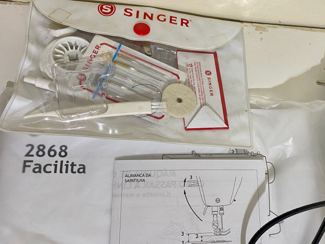 Máquina de costura Singer Facilita - Foto 3