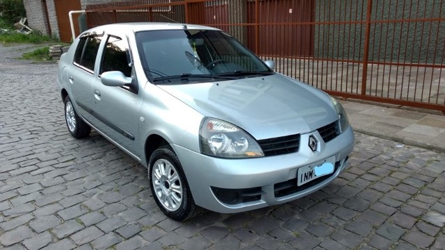 CLIO SEDAN AUTHENTIQUE