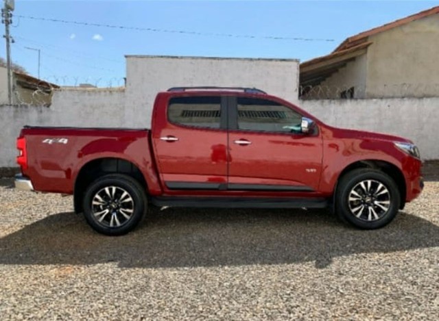 CHEVROLET S10 LTZ 17/18 2.5 FLEX VERMELHA