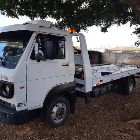 CAMINHÃO PLATAFORMA 9-150