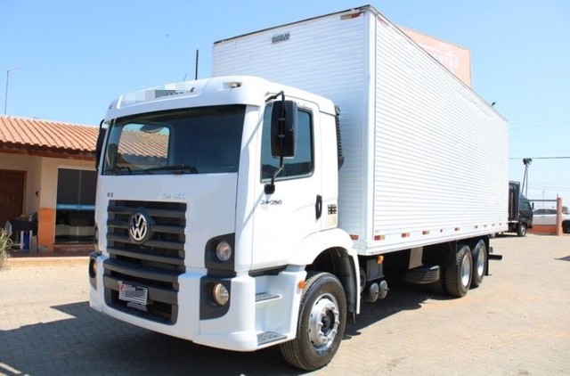 CAMINHÃO VOLKSWAGEN BAU 24-250 2011