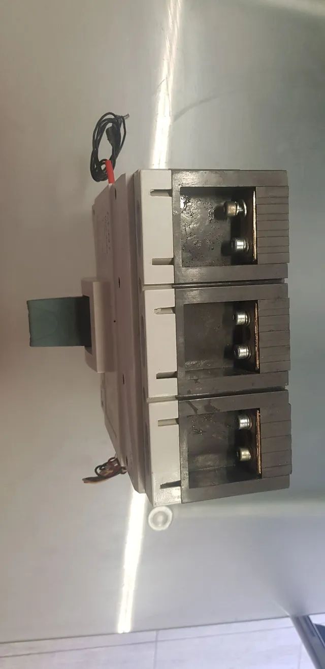 Disjuntor caixa moldada trifasico 800A