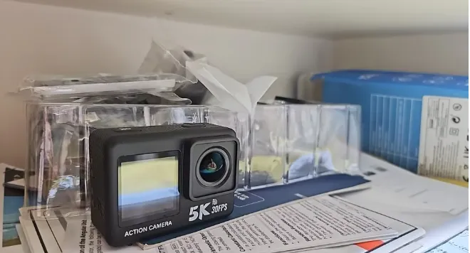 Câmera de Ação 60FPS, Dupla Tela e uma Sensível ao Toque, Wi-Fi, Ângulo Largo de 170°, 30m