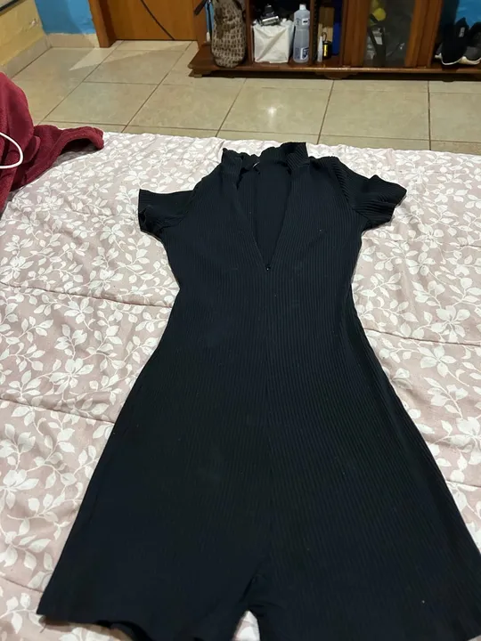 Macacão preto da shein