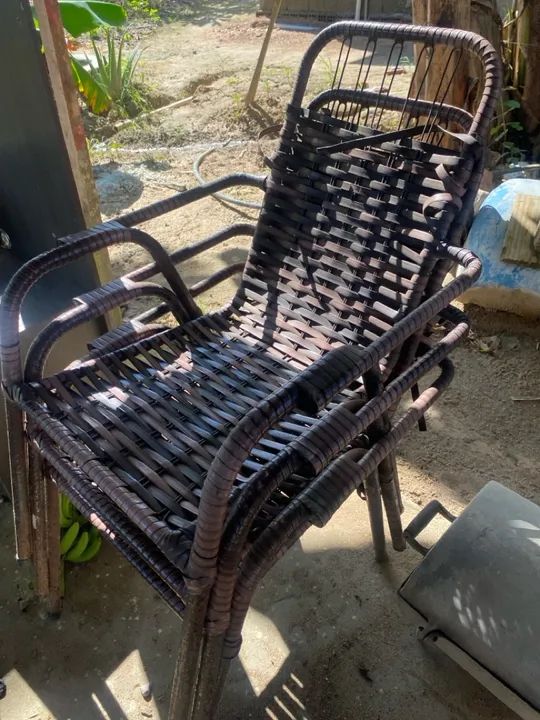 Kit com três cadeira 