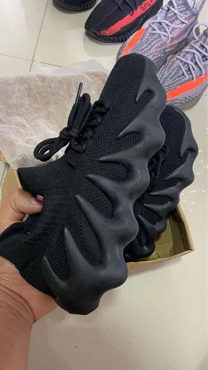 Tênis Adidas Yeezy Boost 450 Preto - Foto 4
