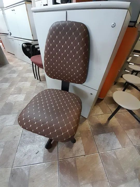 Cadeira giratoria ergonômica -Semi nova 