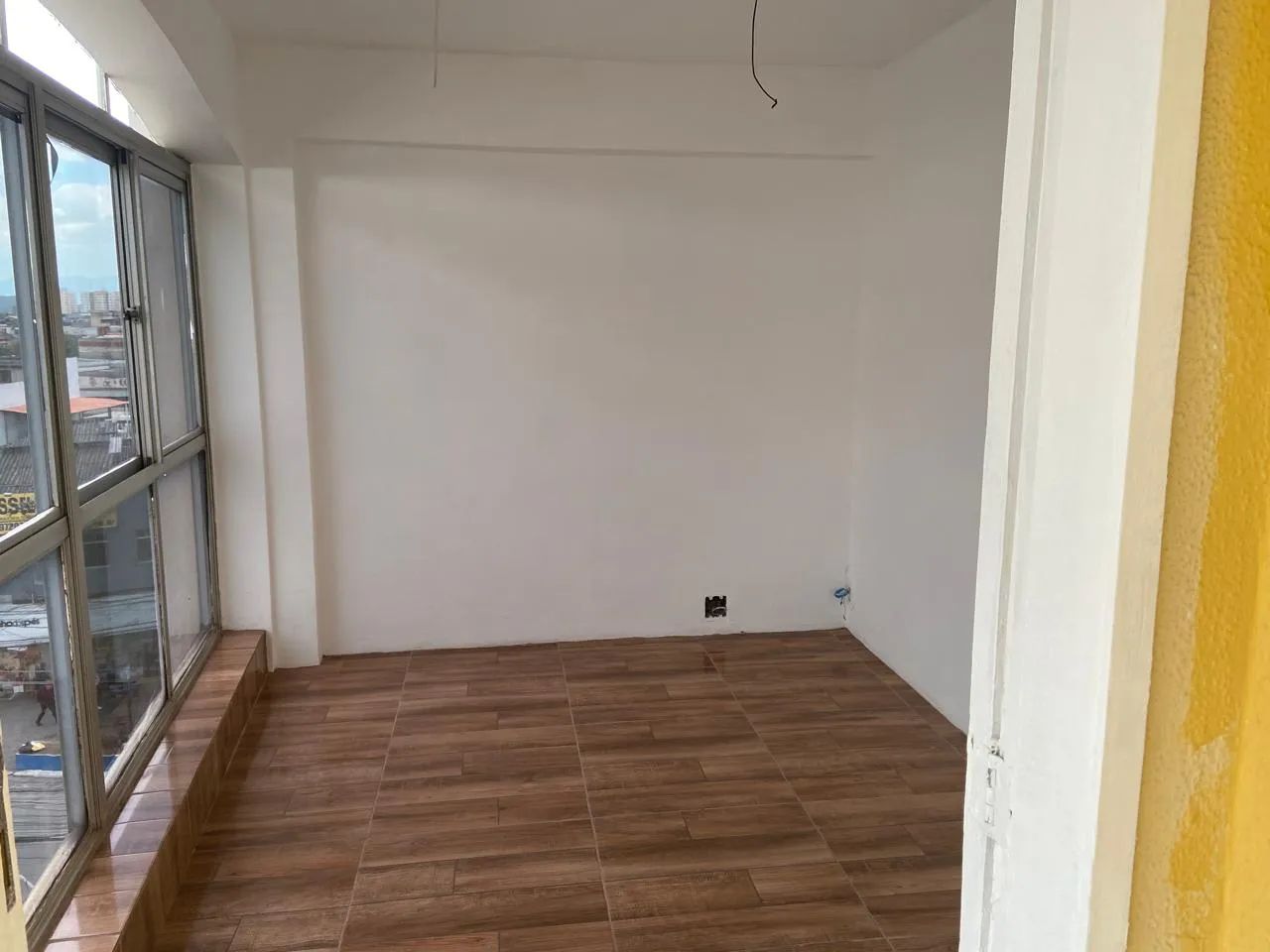 BS IMOBILIÁRIA CJ - 9763 - ALUGA Sala com 25m², no centro de São Gonçalo / RJ - Foto 3