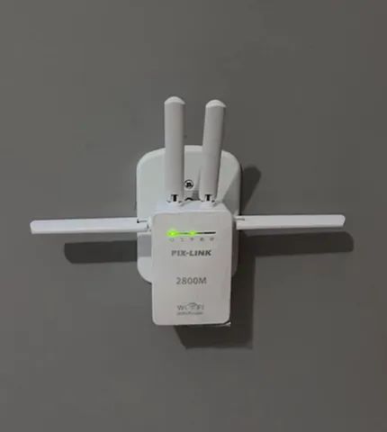 Repetidor Wifi 2800m 4 Antenas Amplificador De Sinal Cor Branco