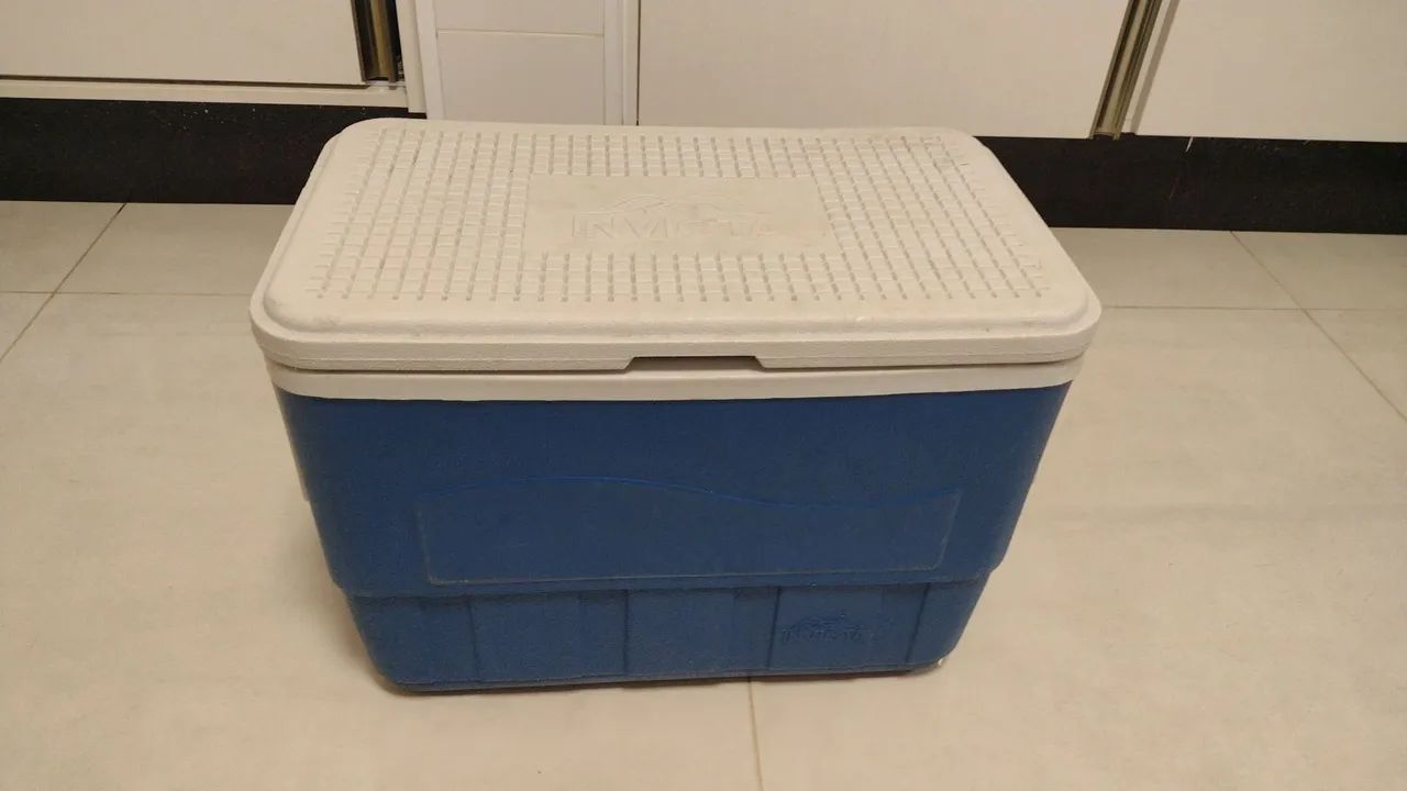 Caixa térmica invicta 30 litros