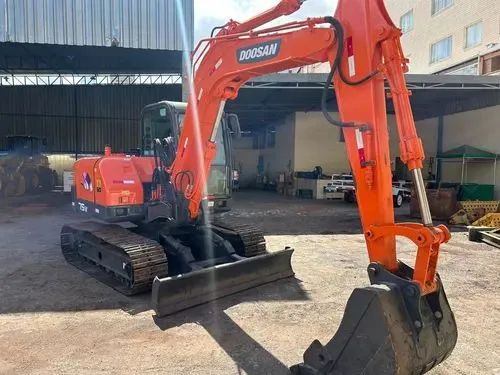 Miniescavadeira Doosan 75V 2014 8Ton.