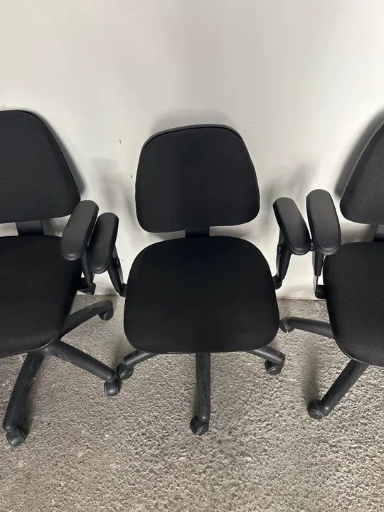 Cadeira Giratória Preta - Foto 4