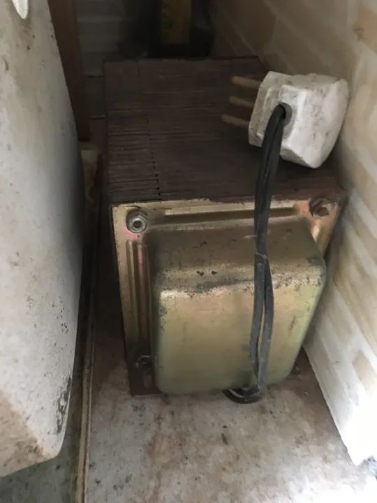 Trafo 110 pra 220w bom estado - Foto 2