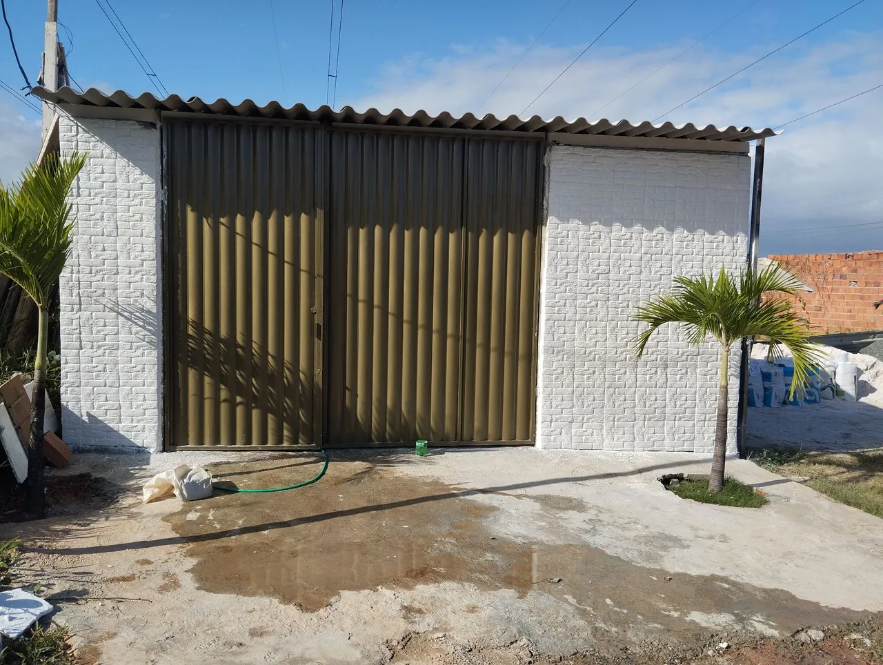 Aluga-se ou vende-se ponto comercial no Trobogy 60m2 água e luz incluso.