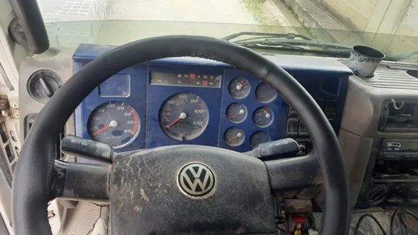 VW 13180 toco 4x2 ano 2004 com caçamba  - Foto 8