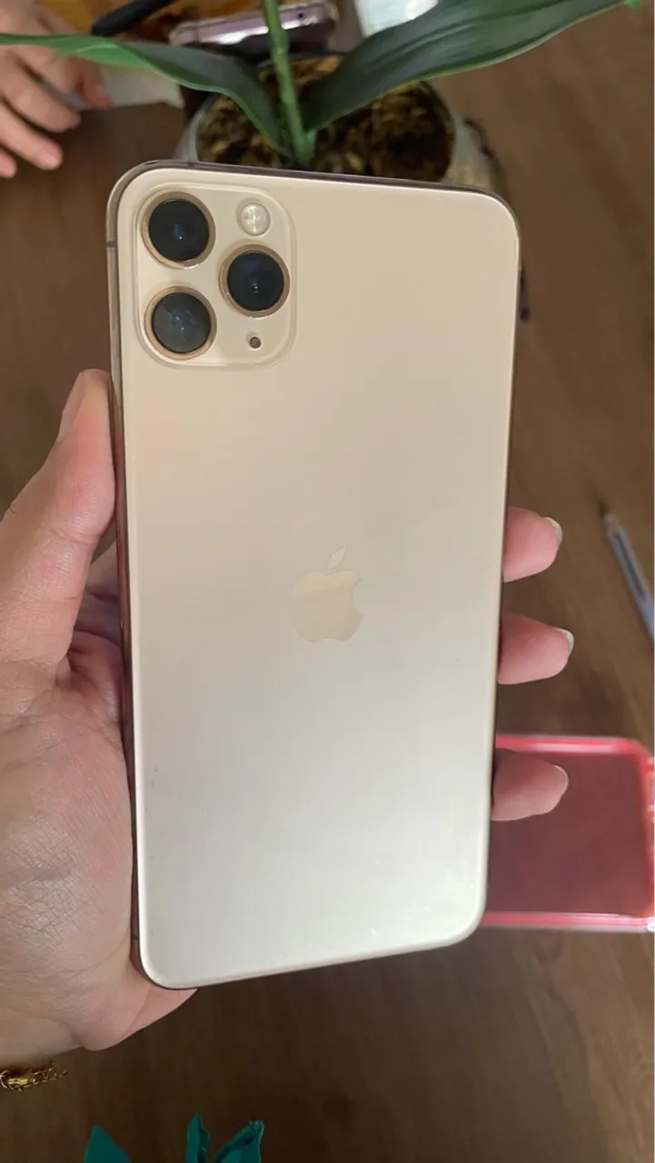 iPhone 11 PRO MAX - Dourado - 64GB