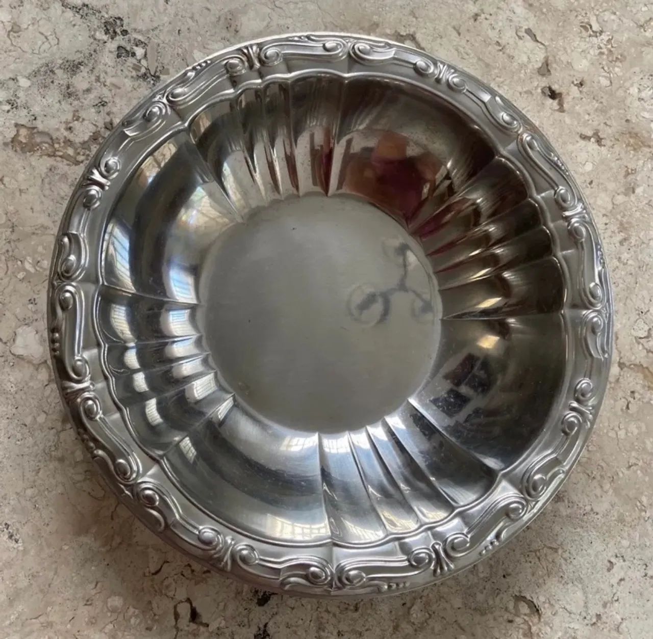 Saladeira Inox com detalhes