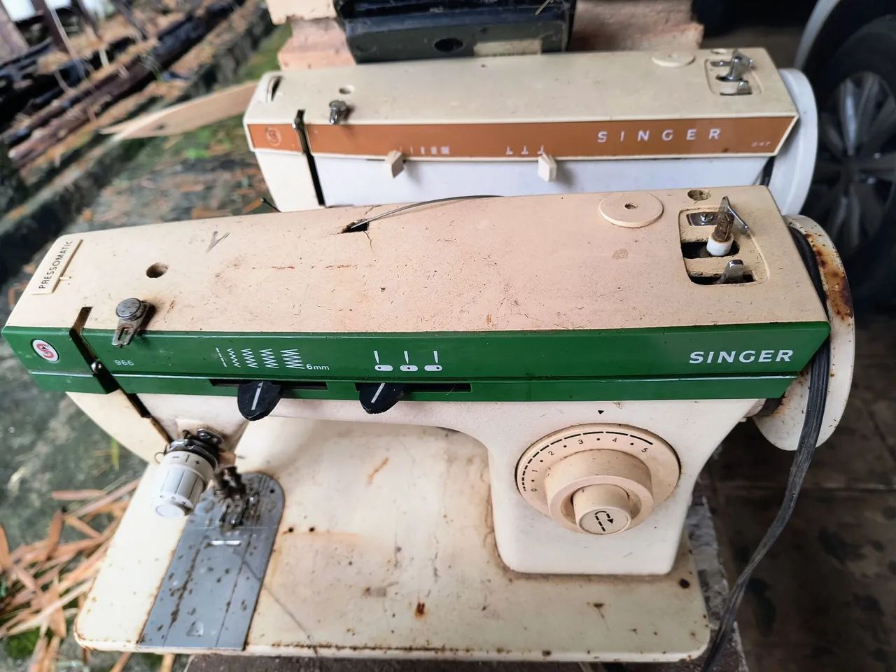 2 Máquinas de Costura Singer 247, só 200,00 - Foto 2