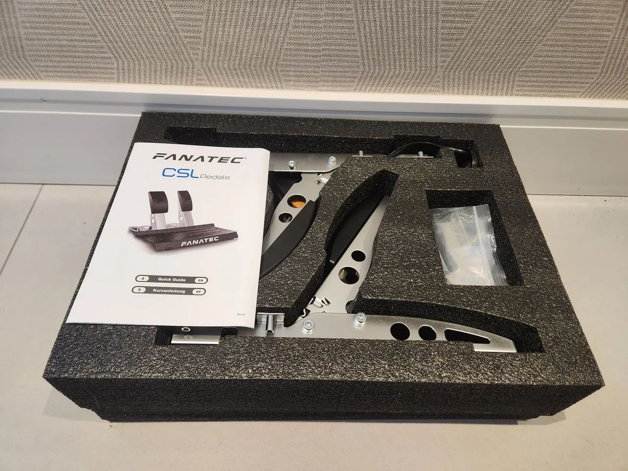Fanatec CSL Pedals para Consoles e PC - Foto 4