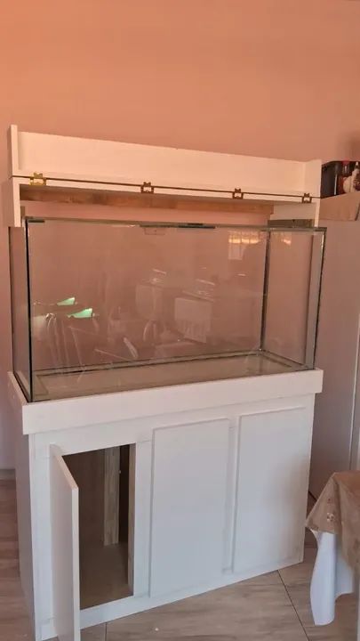 Aquário de vidro  300L com armário