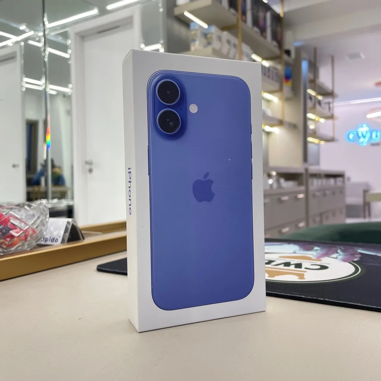 iPhone 16 256Gb Ultramarine - Lacrado