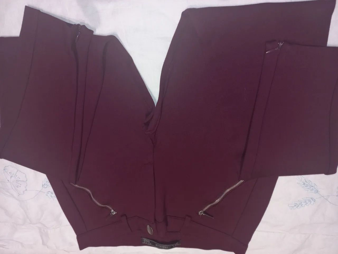 Calças Infantis Lindas- Tamanho P, Semi Novas - Foto 3