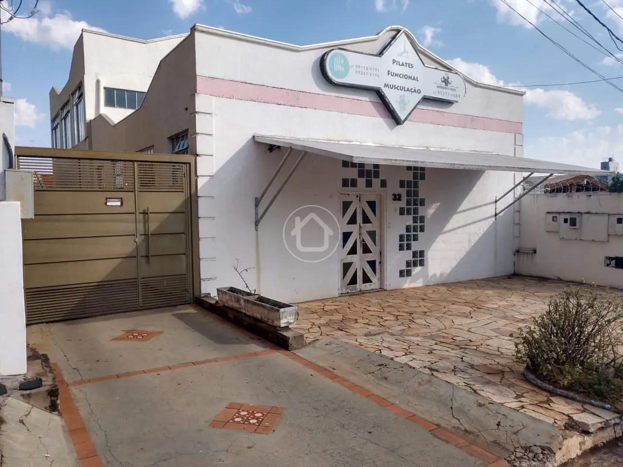 PONTO COMERCIAL COM DUAS CASAS NO SÃO FRANCISCO