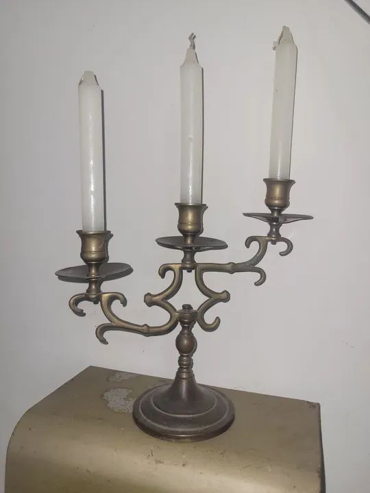 Castiçal de bronze antigo: - Foto 2