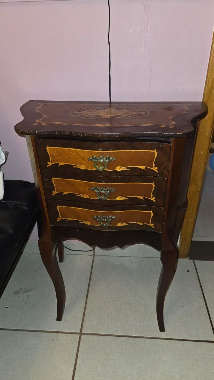 Cômoda de madeira vintage marchetaria 