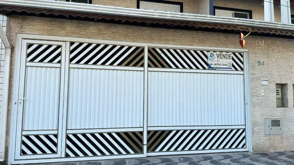 Sobrado à Venda no Boqueirão  Praia Grande  R$ 850.000,00
