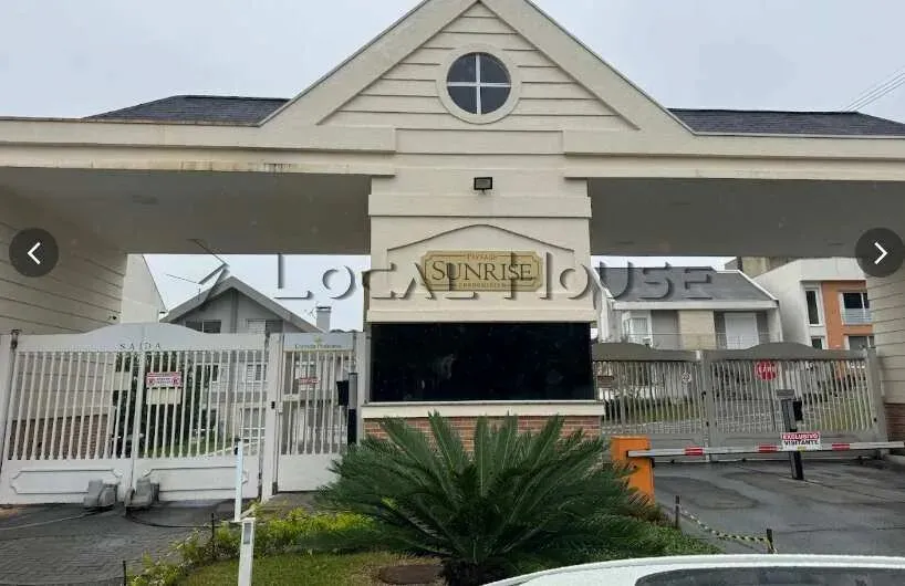Sobrado à venda no Condomínio Sunrise Atuba