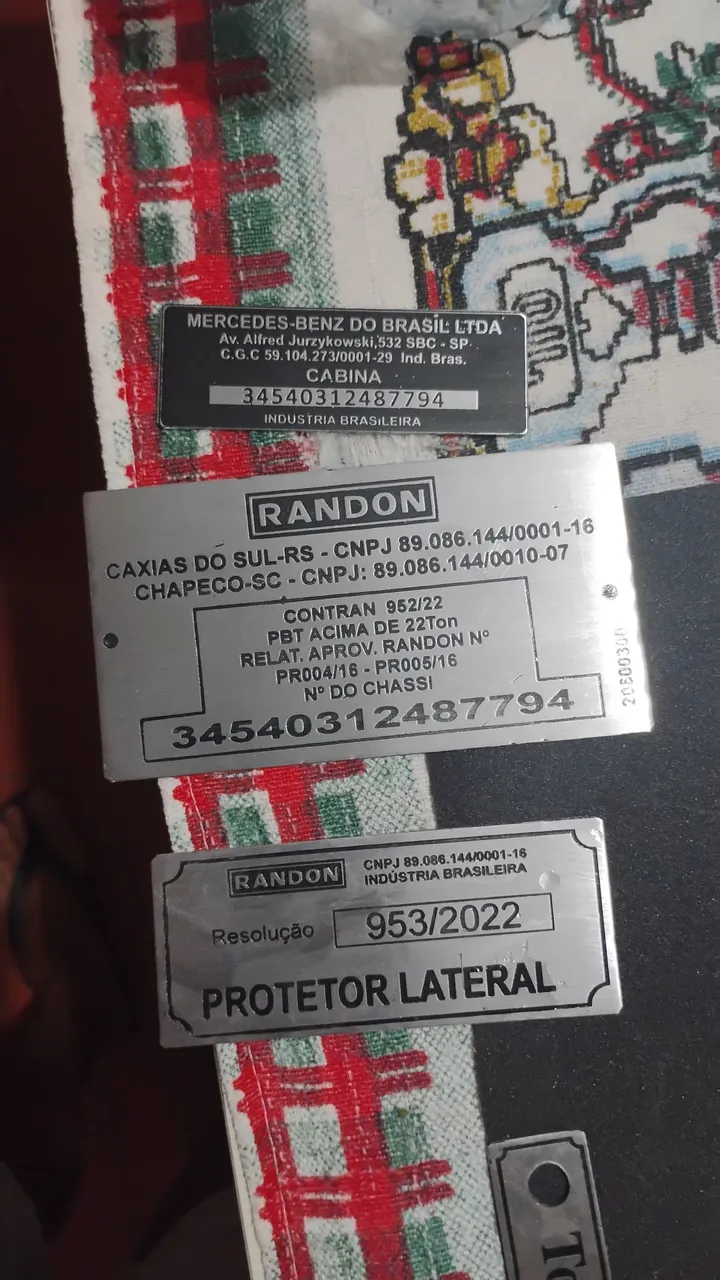 Placas de Identificação de Peças de Caminhão