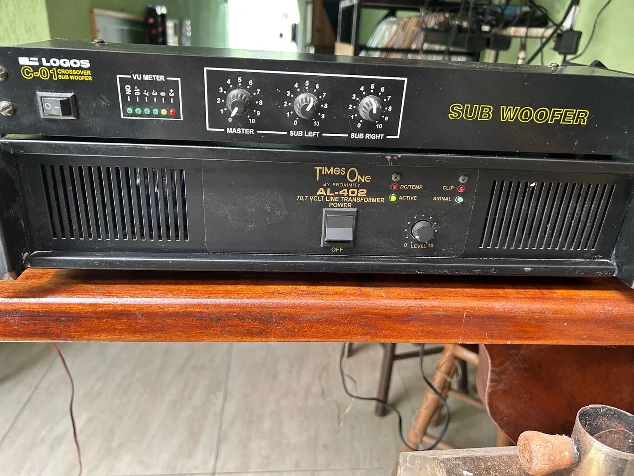 Amplificador Times one AL 402 mono e crossover para sub Wolfer  