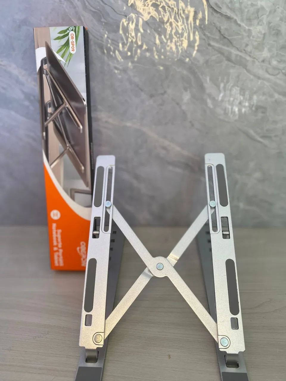 Suporte tablet e notebook de metal - ENTREGA A DOMICÍLIO 