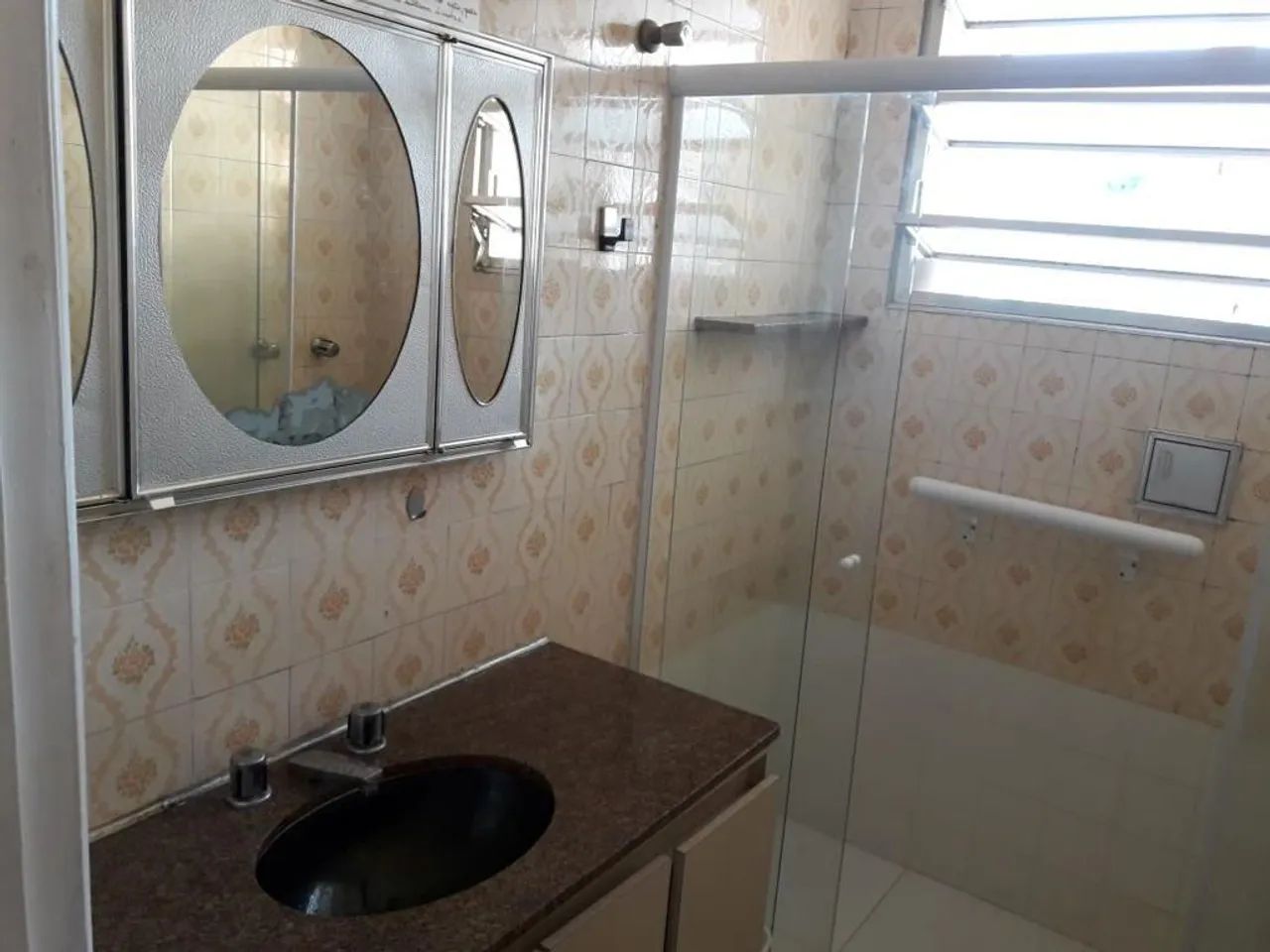 Magnífico apartamento em prédio na areia com saída para o mar - Foto 6
