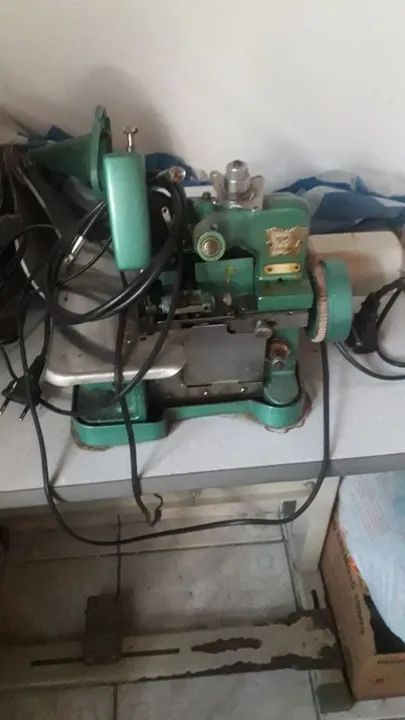 Máquina de Costura Overlock Industrial - Foto 2