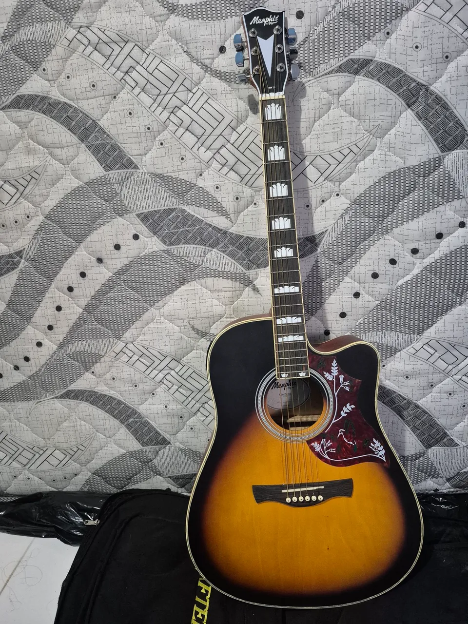 Violão eletrico Memphis