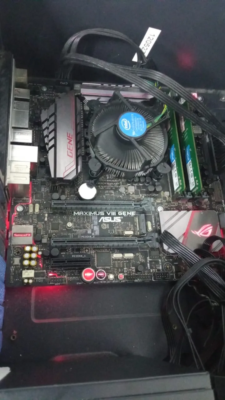 Placa Mãe Asus Maximus VIII Gene + i7-7700 + 16GB DDR4
