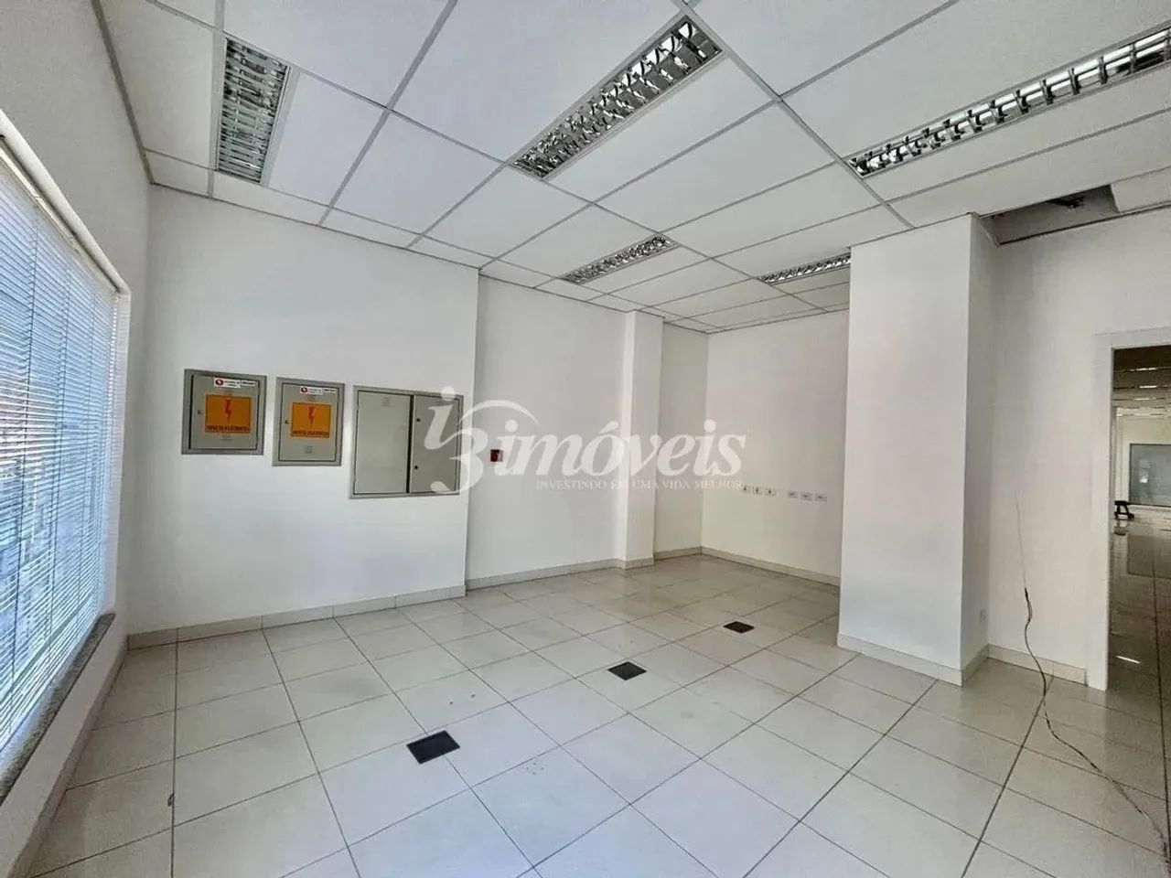 Sala Comercial para Locação Anual, 315m² privativos, no Centro de Itajaí-SC - Foto 4